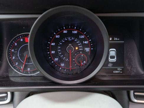 Used 2023 Hyundai Elantra SEL FWD image 22