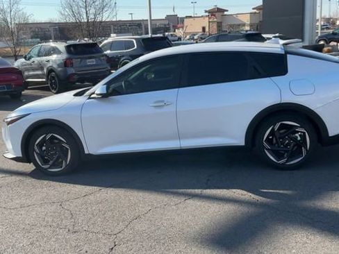 Certified 2025 Kia K4 EX FWD image 4