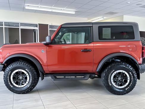 Certified 2022 Ford Bronco Black Diamond w/ Sasquatch Package AWD/4WD image 7