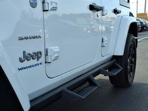 Used 2023 Jeep Wrangler Unlimited Sahara image 34