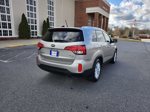 Used 2014 Kia Sorento EX w/ EX V6 Touring Package image 22