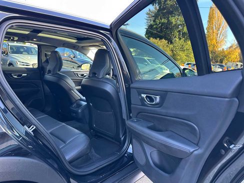 Certified 2024 Volvo V60 B5 Cross Country Plus image 13