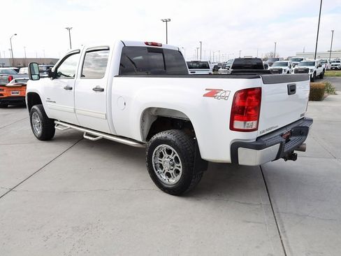 Used 2008 GMC Sierra 2500 SLE w/ Z71 Off-Road Package image 4