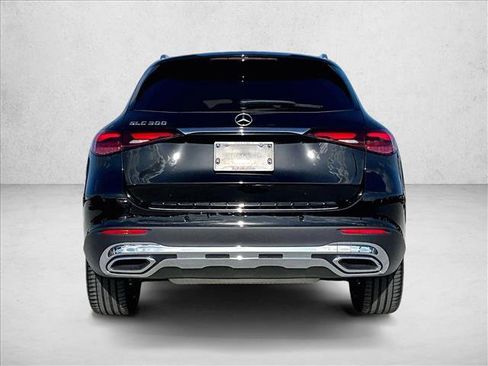 Used 2026 Mercedes-Benz GLC 300 image 4