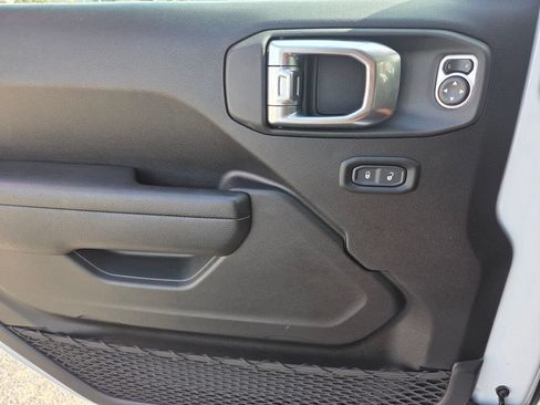 Used 2024 Jeep Wrangler Unlimited Sport AWD/4WD image 19