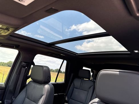 Used 2023 Chevrolet Tahoe RST w/ Luxury Package AWD/4WD image 22