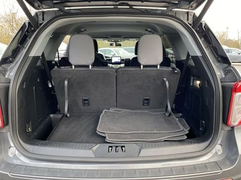 Certified 2022 Ford Explorer XLT w/ Equipment Group 202A image 14