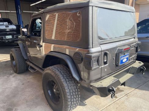 Used 2022 Jeep Wrangler Sport image 7
