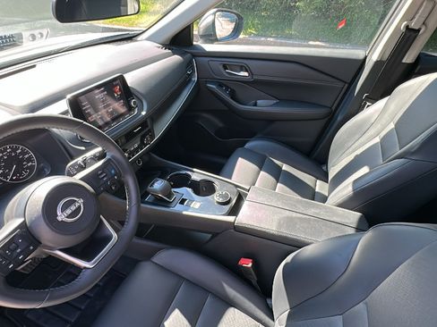 Certified 2024 Nissan Rogue SV w/ SV Premium Package AWD/4WD image 21