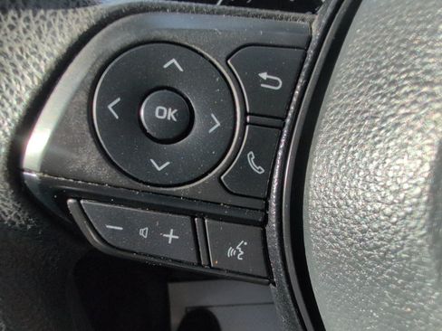 Used 2021 Toyota RAV4 LE FWD image 18