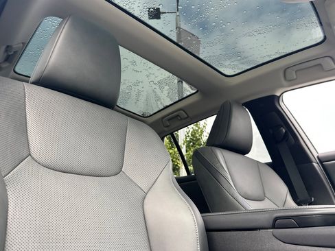 Used 2025 Lexus RZ 300e image 14