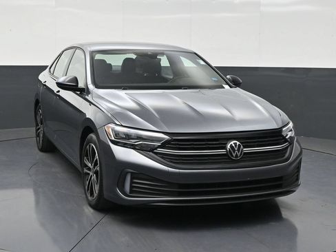 Used 2024 Volkswagen Jetta Sport FWD image 7