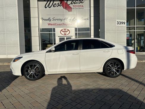 Used 2017 Toyota Camry XSE image 2