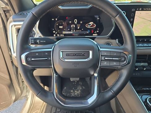 Used 2024 GMC Canyon Denali image 26