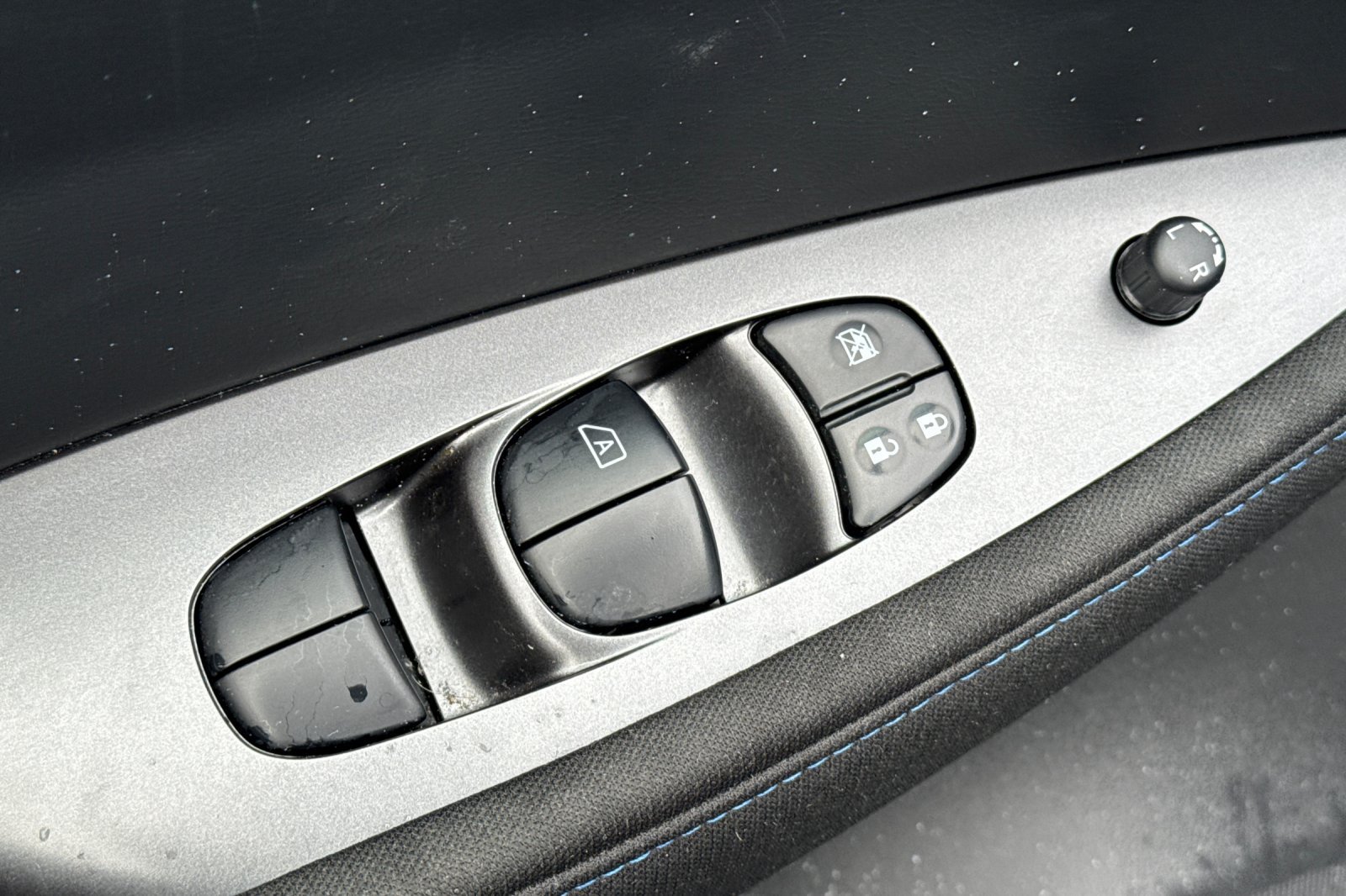 Used 2025 Nissan Leaf S FWD image 13