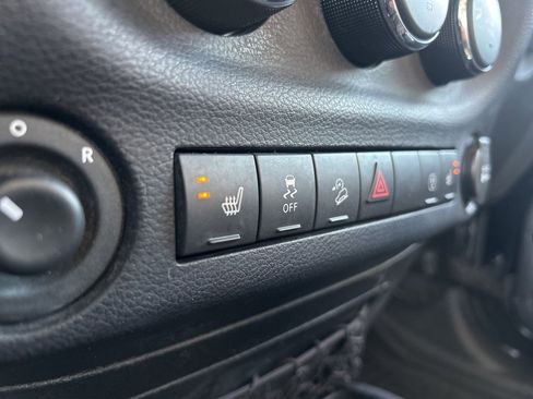 Used 2016 Jeep Wrangler Unlimited Sport image 30