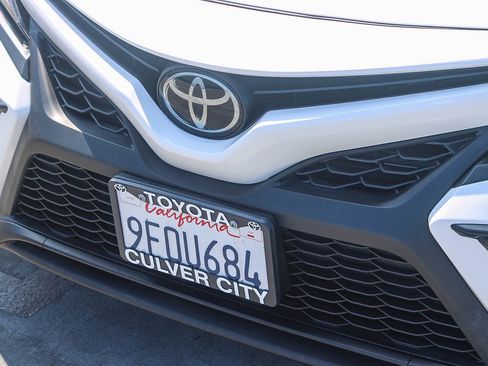 Certified 2023 Toyota Camry SE w/ Convenience Package image 6