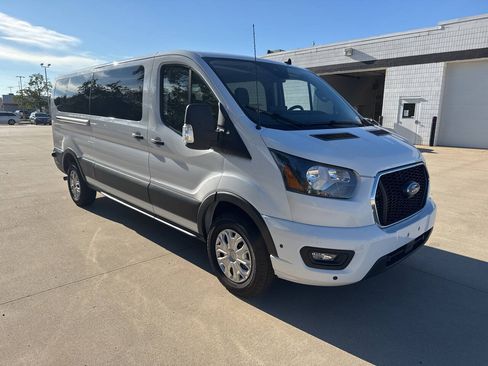 Used 2024 Ford Transit 350 XLT RWD image 7