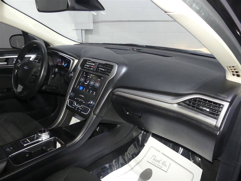 Used 2019 Ford Fusion SE FWD image 22