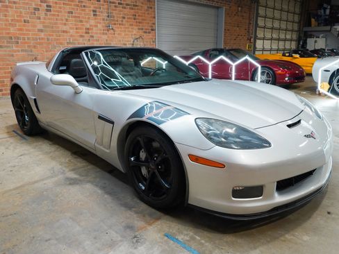 Used 2013 Chevrolet Corvette Grand Sport w/ 2LT Preferred Equipment Group RWD image 39