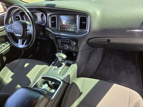 Used 2016 Dodge Charger SXT image 13