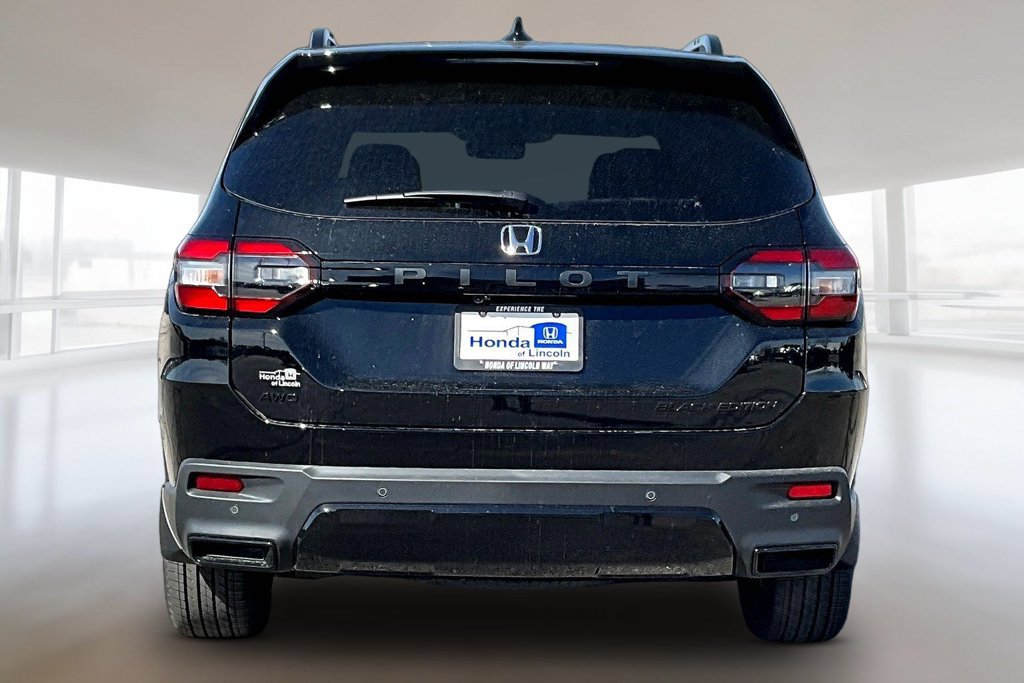 New 2026 Honda Pilot Black Edition image 4