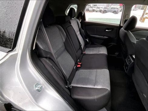 Certified 2022 Nissan Rogue SV image 16