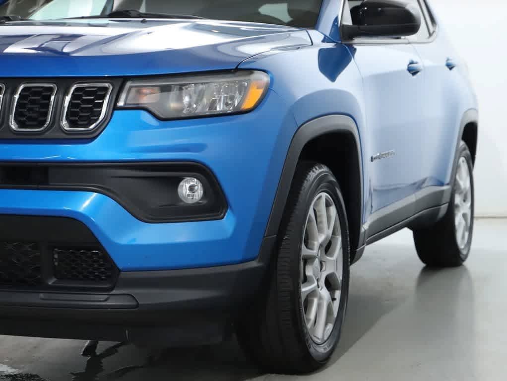 Certified 2024 Jeep Compass Latitude AWD/4WD image 4