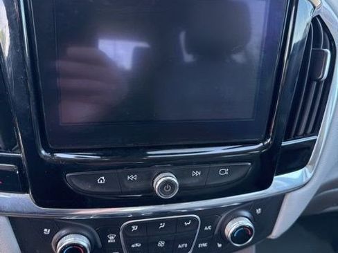 Used 2019 Chevrolet Traverse Premier image 8