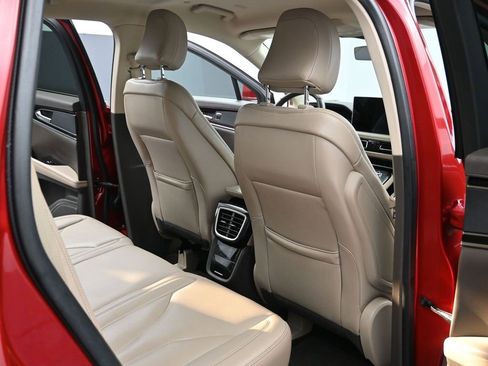 Used 2021 Lincoln Nautilus FWD image 36