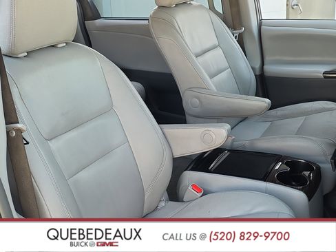 Used 2015 Toyota Sienna XLE w/ XLE Navigation Package FWD image 31