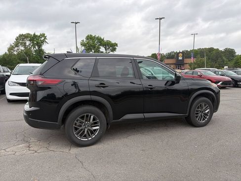 Used 2024 Nissan Rogue S FWD image 4