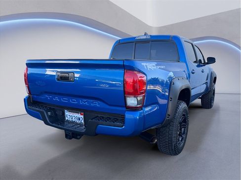 Used 2016 Toyota Tacoma TRD Sport w/ Towing Package image 6