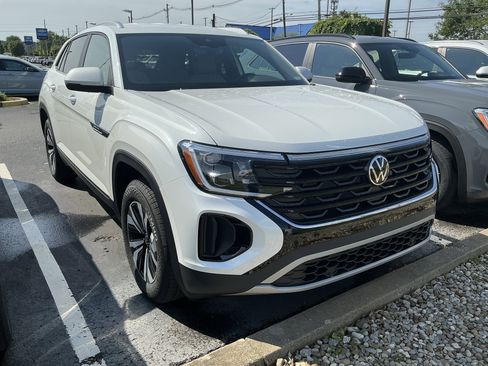 New 2026 Volkswagen Atlas Cross Sport SE AWD/4WD image 2