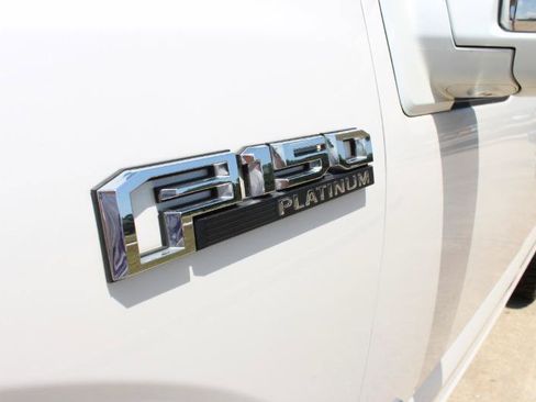 Used 2017 Ford F150 Platinum w/ Equipment Group 701A Luxury AWD/4WD image 24