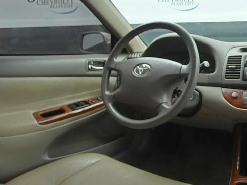 Used 2002 Toyota Camry XLE FWD image 16