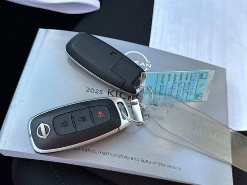 Certified 2025 Nissan Kicks Play S FWD image 4