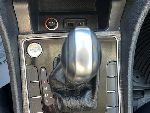Used 2018 Volkswagen Passat 2.0T SE w/ SE Lighting Package image 49