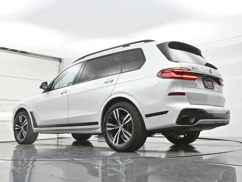 Used 2023 BMW X7 xDrive40i w/ Executive Package image 36