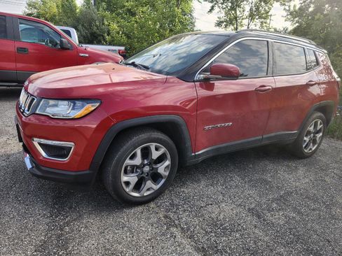 Used 2019 Jeep Compass Limited AWD/4WD image 2