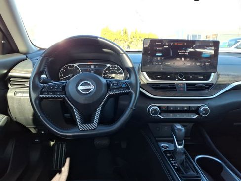 Certified 2024 Nissan Altima 2.5 SV w/ SV Premium Package AWD/4WD image 17