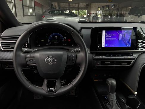 Used 2026 Toyota Camry SE FWD image 14