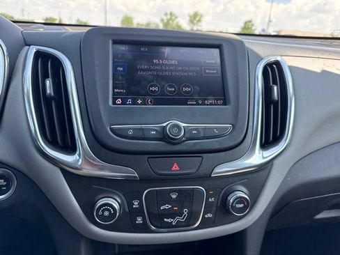 Used 2020 Chevrolet Equinox LS w/ LS Convenience Package FWD image 11