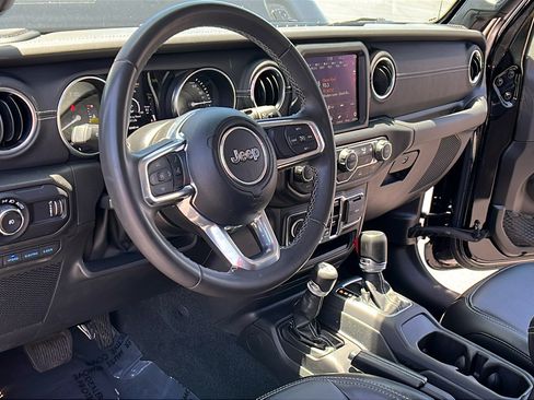 Used 2023 Jeep Wrangler Unlimited Sahara AWD/4WD image 16