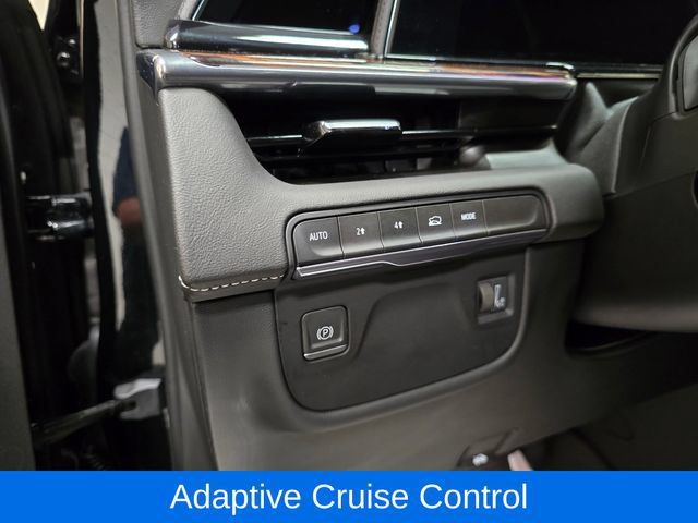 Used 2023 Cadillac Escalade Premium Luxury AWD/4WD image 18