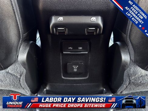 Used 2020 Jeep Wrangler Unlimited Sahara w/ LED Lighting Group AWD/4WD image 32