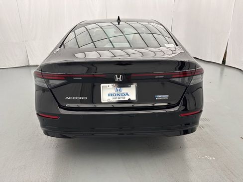Used 2025 Honda Accord Touring image 7