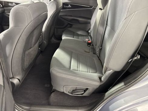 Used 2020 Kia Sorento LX AWD/4WD image 22