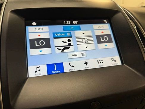 Used 2017 Ford Edge Titanium w/ Technology Package FWD image 24