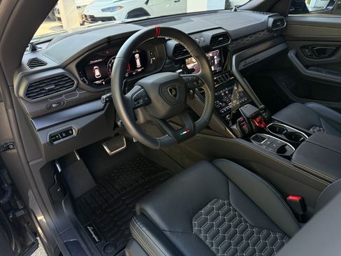 Used 2024 Lamborghini Urus S image 29